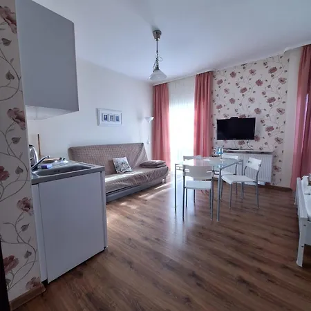 Magdalena - W Cichym I Spokojnym Miejscu - Zwierzeta Akceptowane, Bezplatny Parking Affittacamere 3*